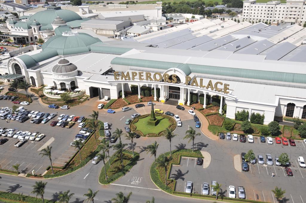 Metcourt At Emperors Palace Kempton Park Exterior foto